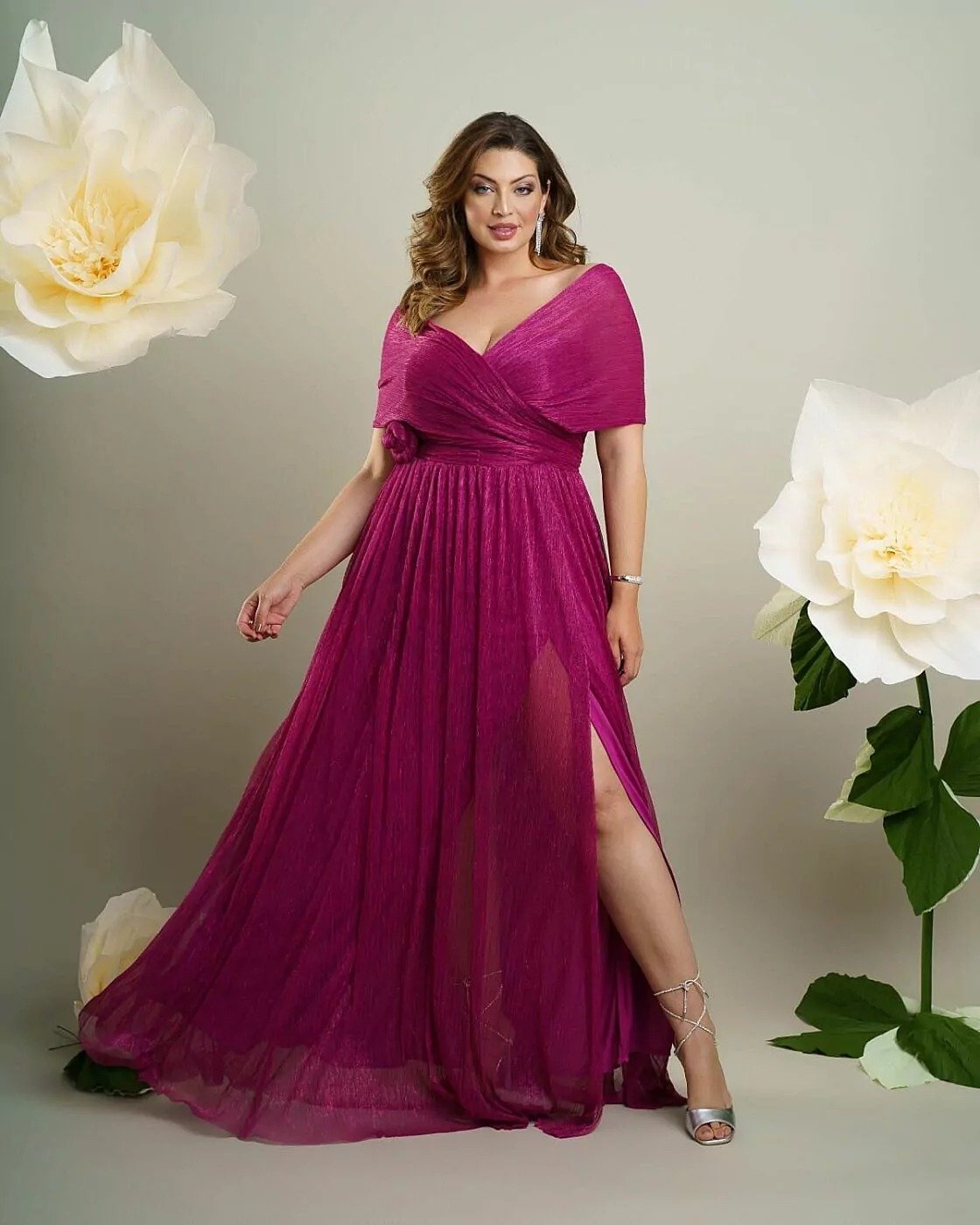 Vestido de Festa Plus Size Decote V Multiformas em Lurex Cor