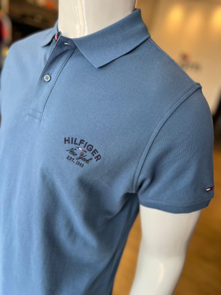 Camiseta Tommy Hilfiger Bordada Azul - Compre Agora