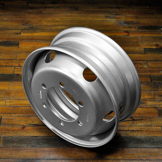 Roda De Ferro A o Caminh o Aro 17 5 X 6 00 6 Furos Pneu 215 E 235 roda-de-ferro-a-o-caminh-o-aro-17-5-x-6-00-6-furos-pneu-215-e-235