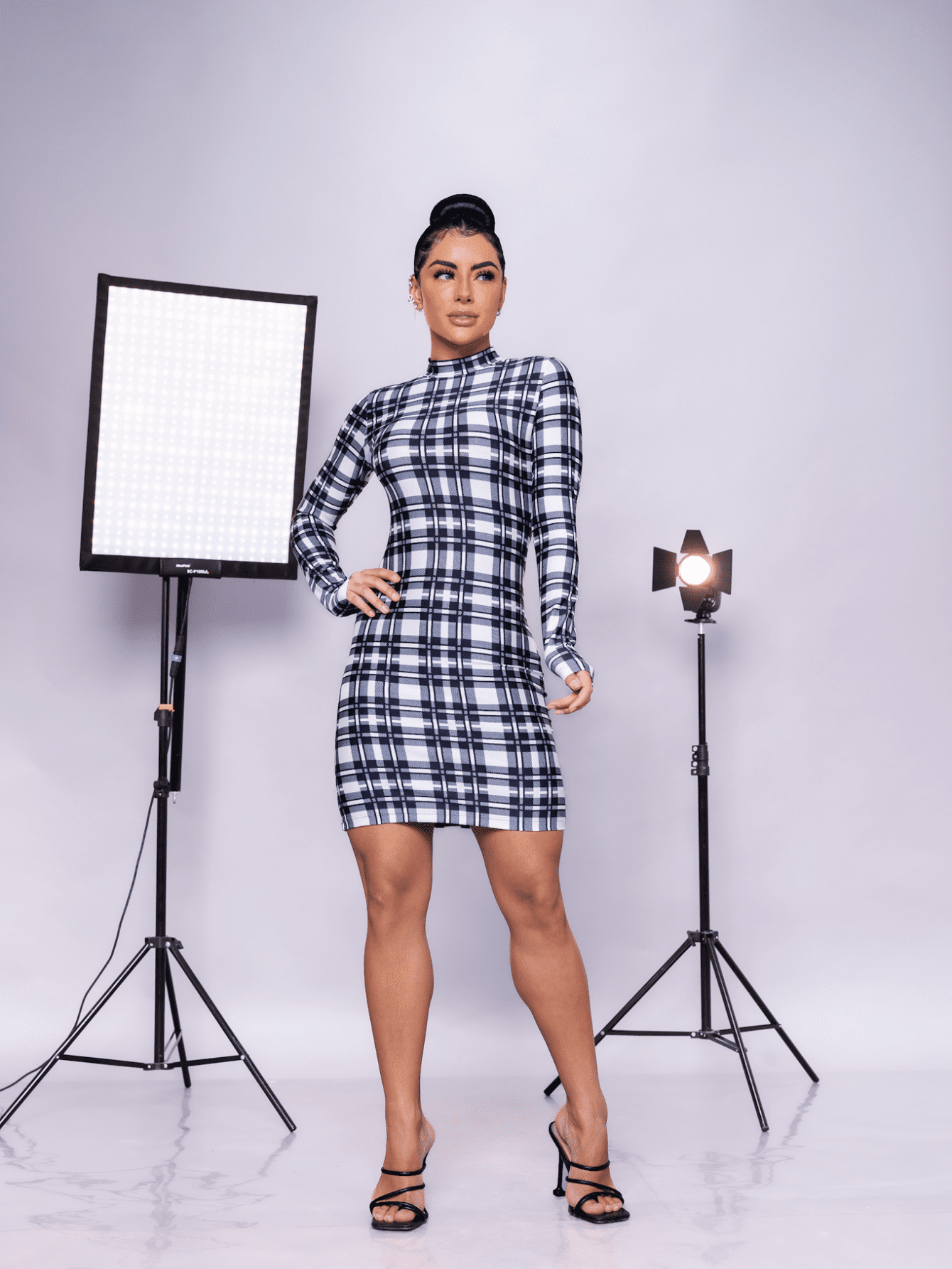 Vestido manga longa preto e deals branco