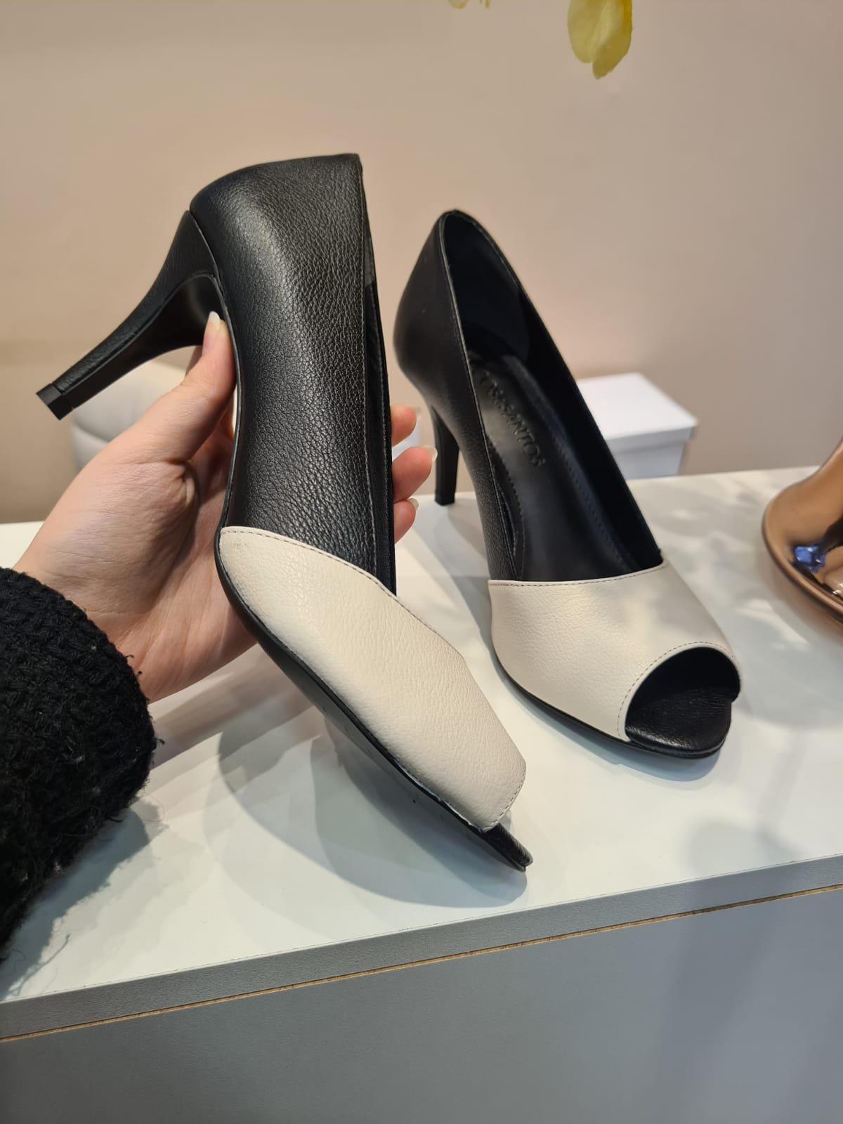 Peep toe hot sale loucos e santos