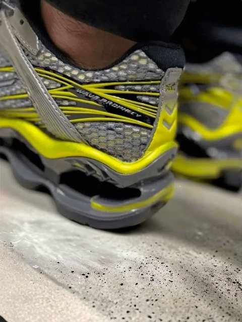 Tênis Mizuno Wave Prophecy One 