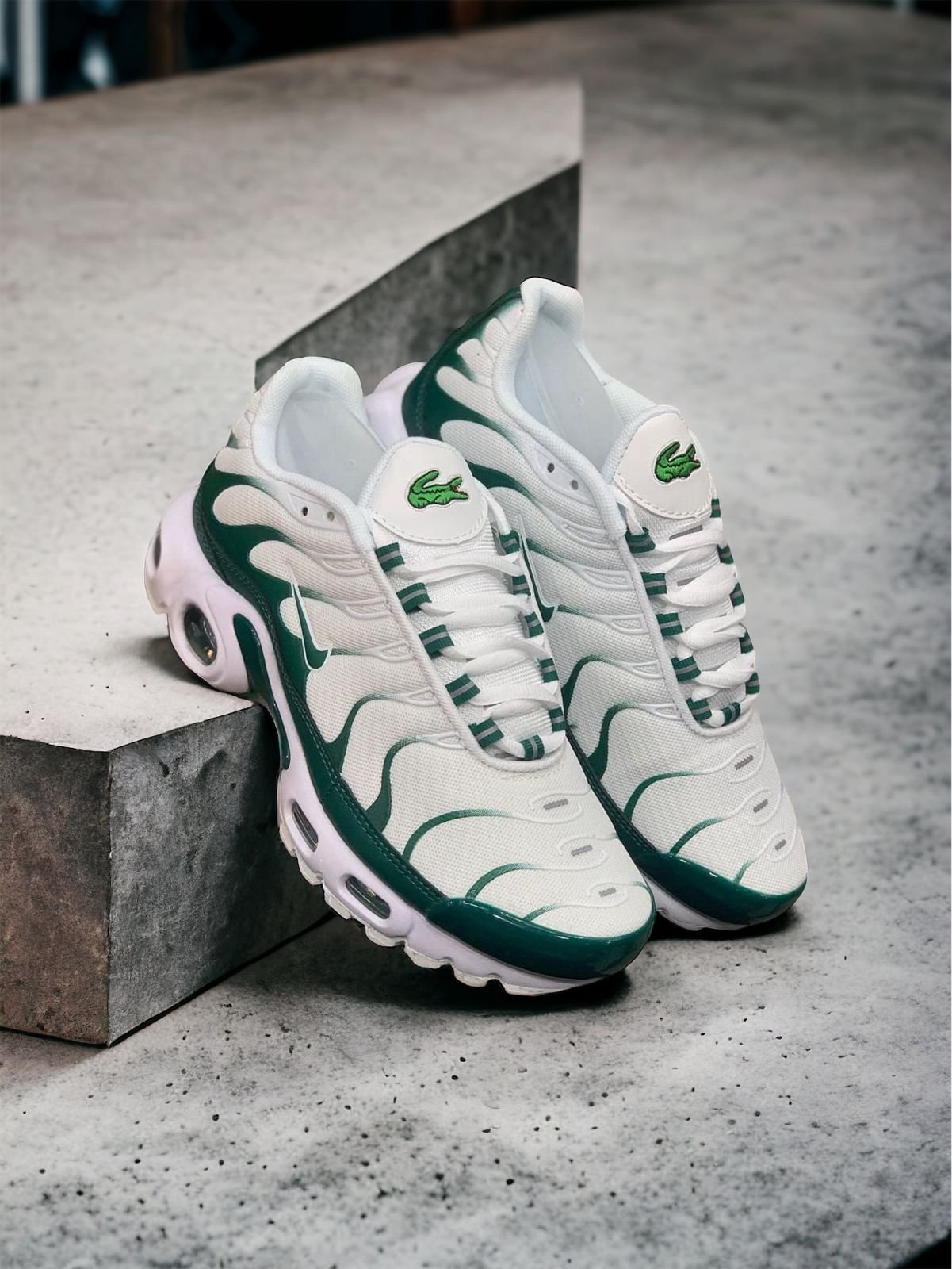 NIKE- AIR Max Tn Plus +Colab Lacoste--Limitado | WORLD FOX