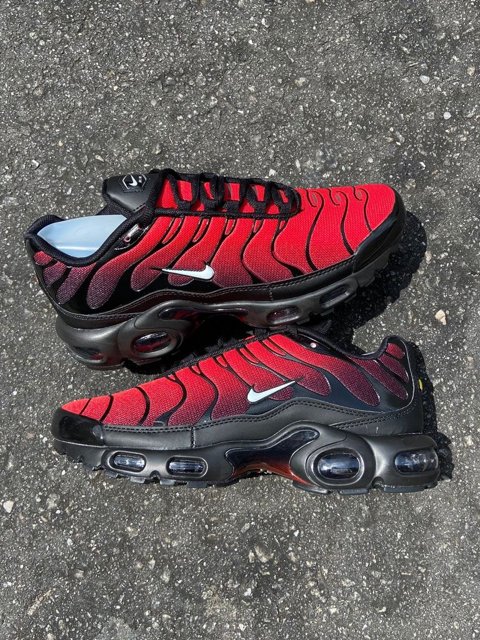 Men red air max plus discount