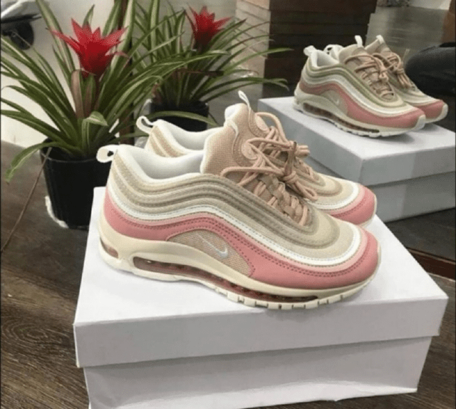 Tenis online importado feminino