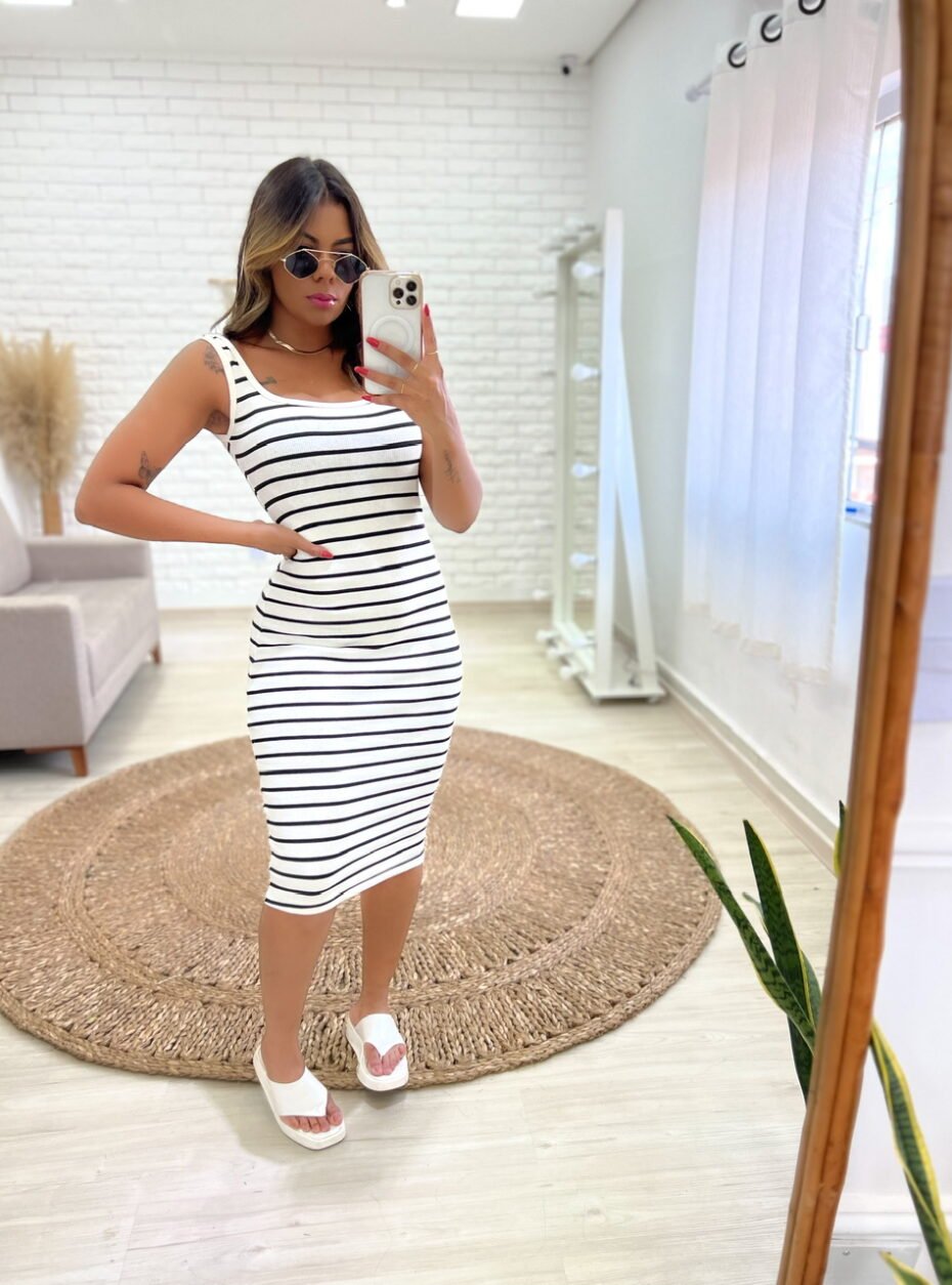 Tricot Vestido Listrado Preto E Branco Midi Vestido Midi Listrado