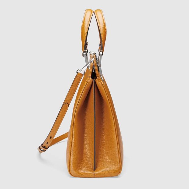 564714-1b90x-7744-004-080-0000-light-gucci-zumi-grainy-leather-medium-top-handle-bag