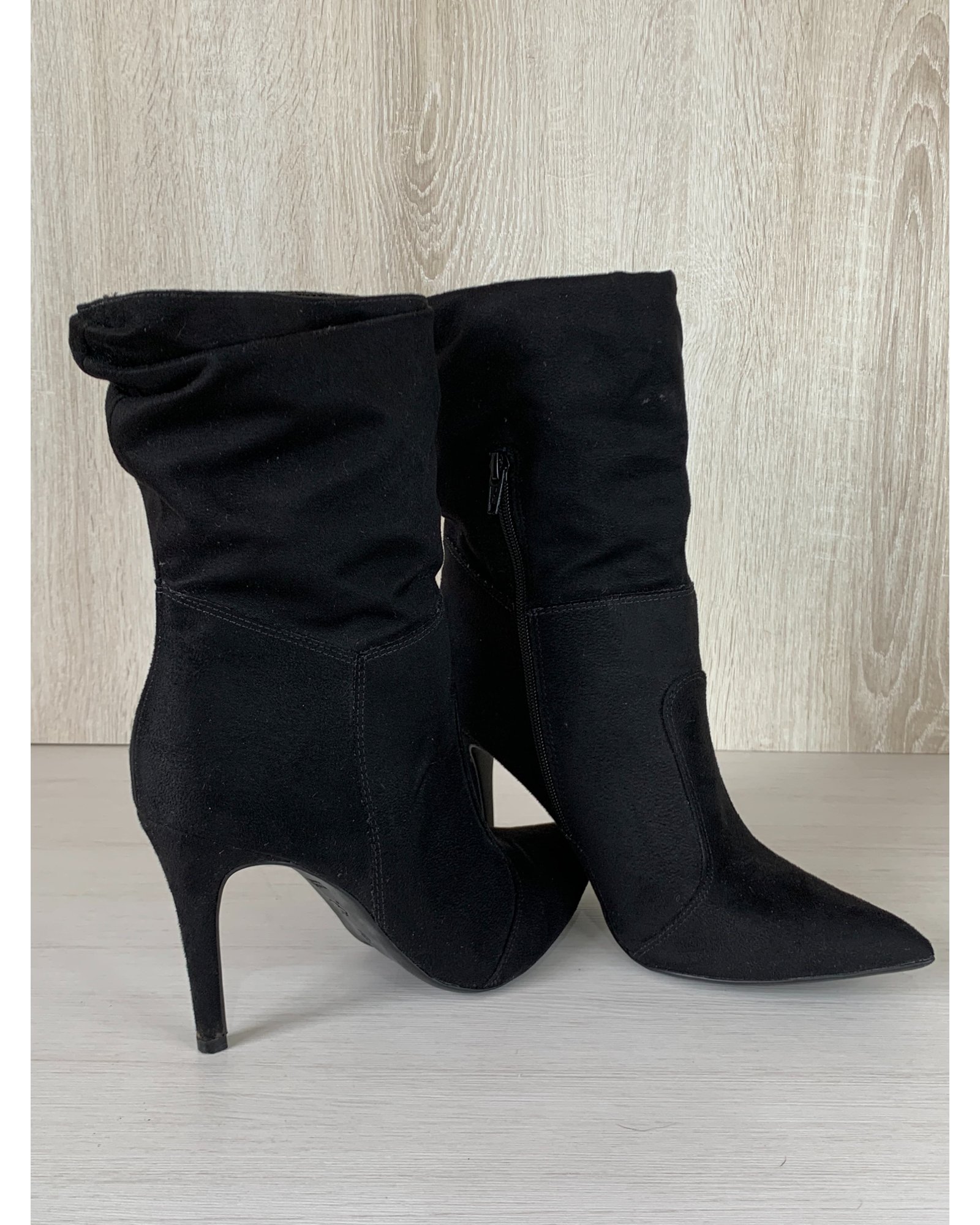 Cano Médio Botas Lojas Riachuelo Bota Cano Médio Bico Fino Camurça