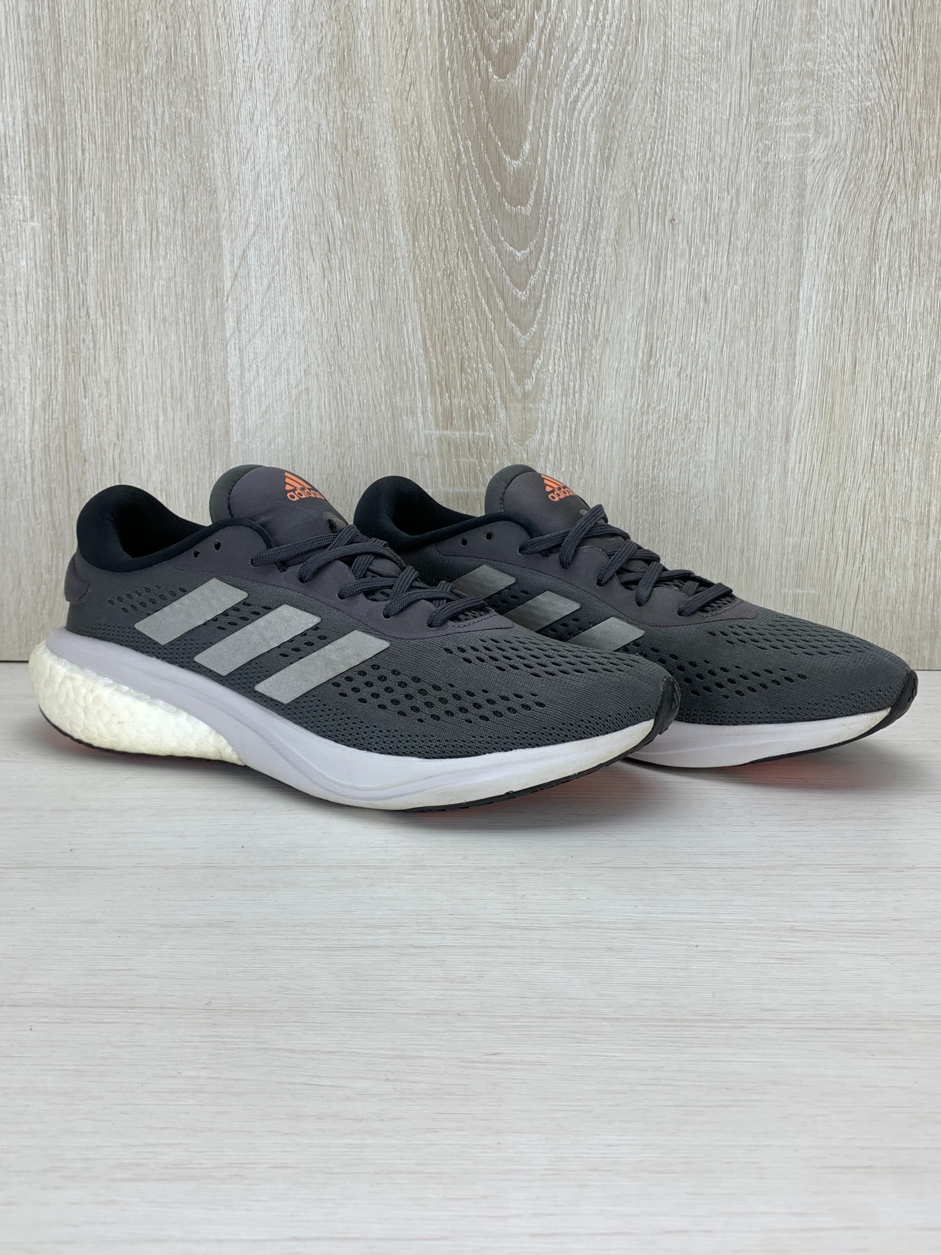 Tênis Adidas Supernova Masculino Cinza Conforto e Performance