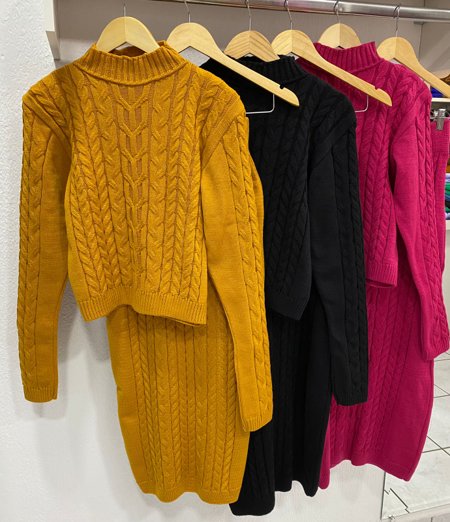 Conjunto de L Blusa Manga Longa e Decote Careca Saia Mid Detalhes Tran ados