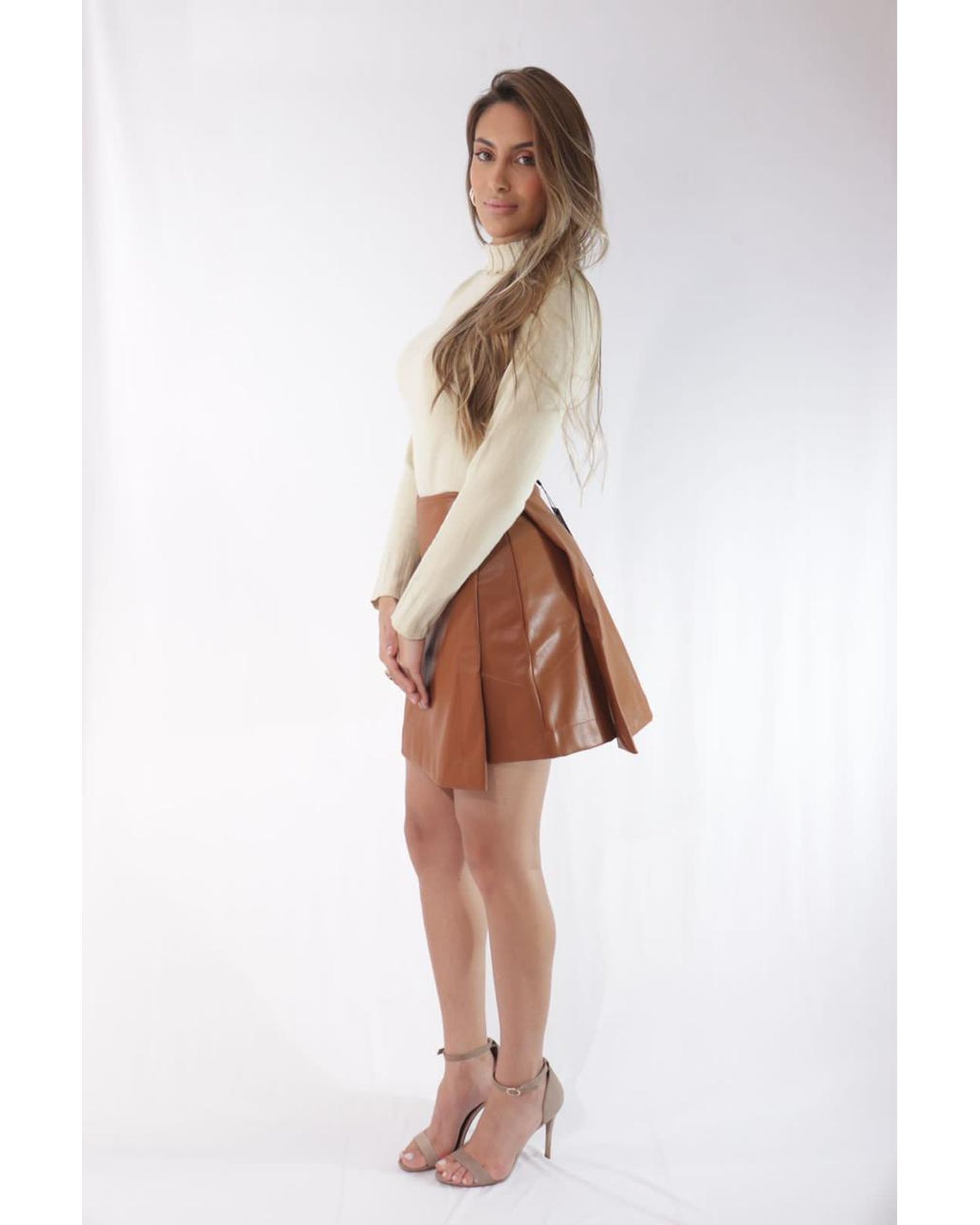 Short saia caramelo TAFFY