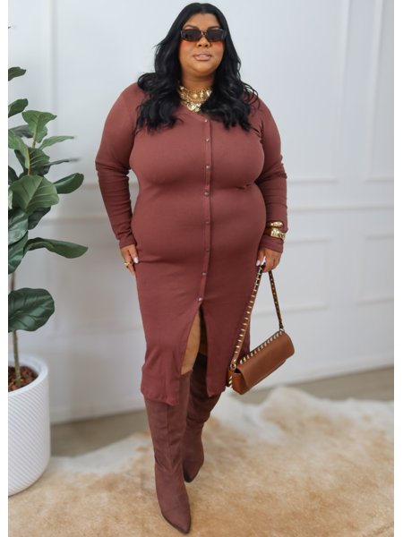 Vestido Plus Size Midi Manga Longa Tubinho de Botão Elegante