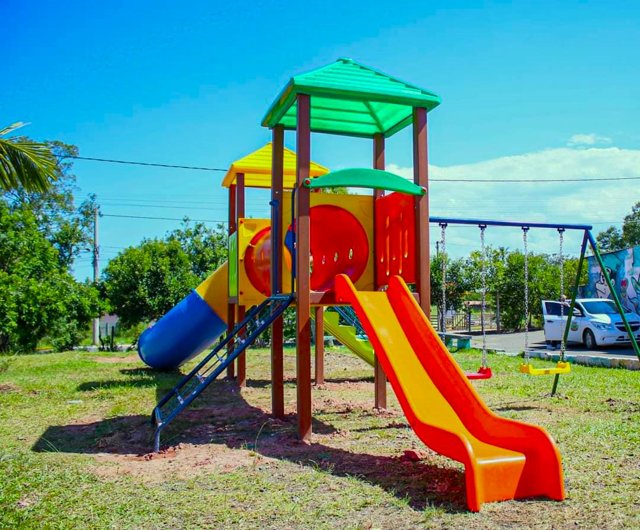 PLAYGROUND COM 2 TORRES MC1017 | Móveis Cacique