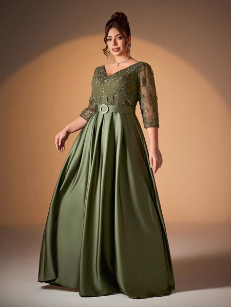Vestido Longo de Festa Plus Size em Renda Oliva Dress New Aurea
