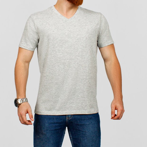 camiseta gola v cinza