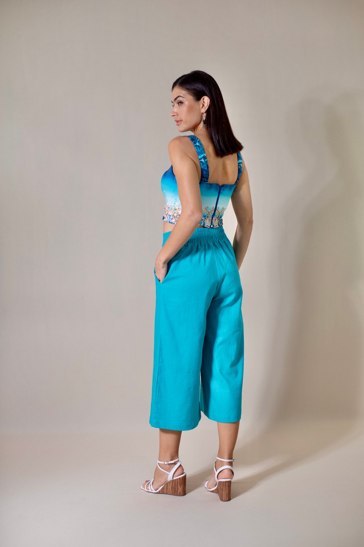 Cal a pantacourt lisa em linho Alma Santa