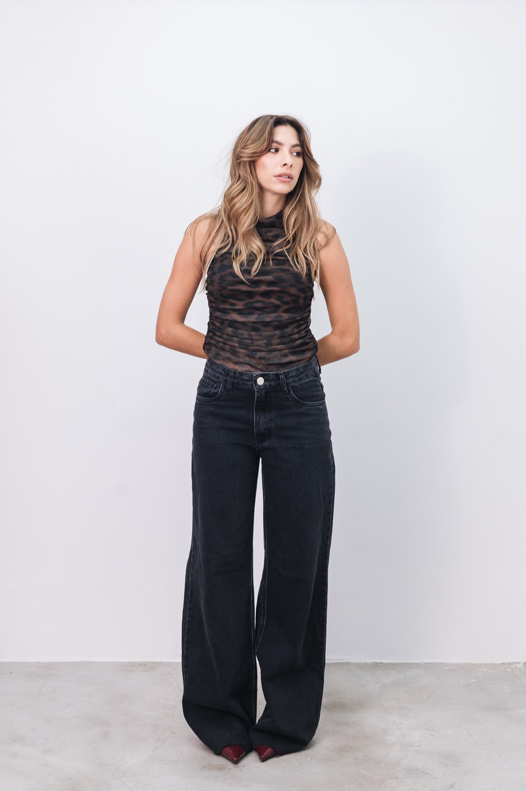 Look Calca Jeans Cintura Baixa Cintura Baixa CalÃ§a Jeans Larga Na