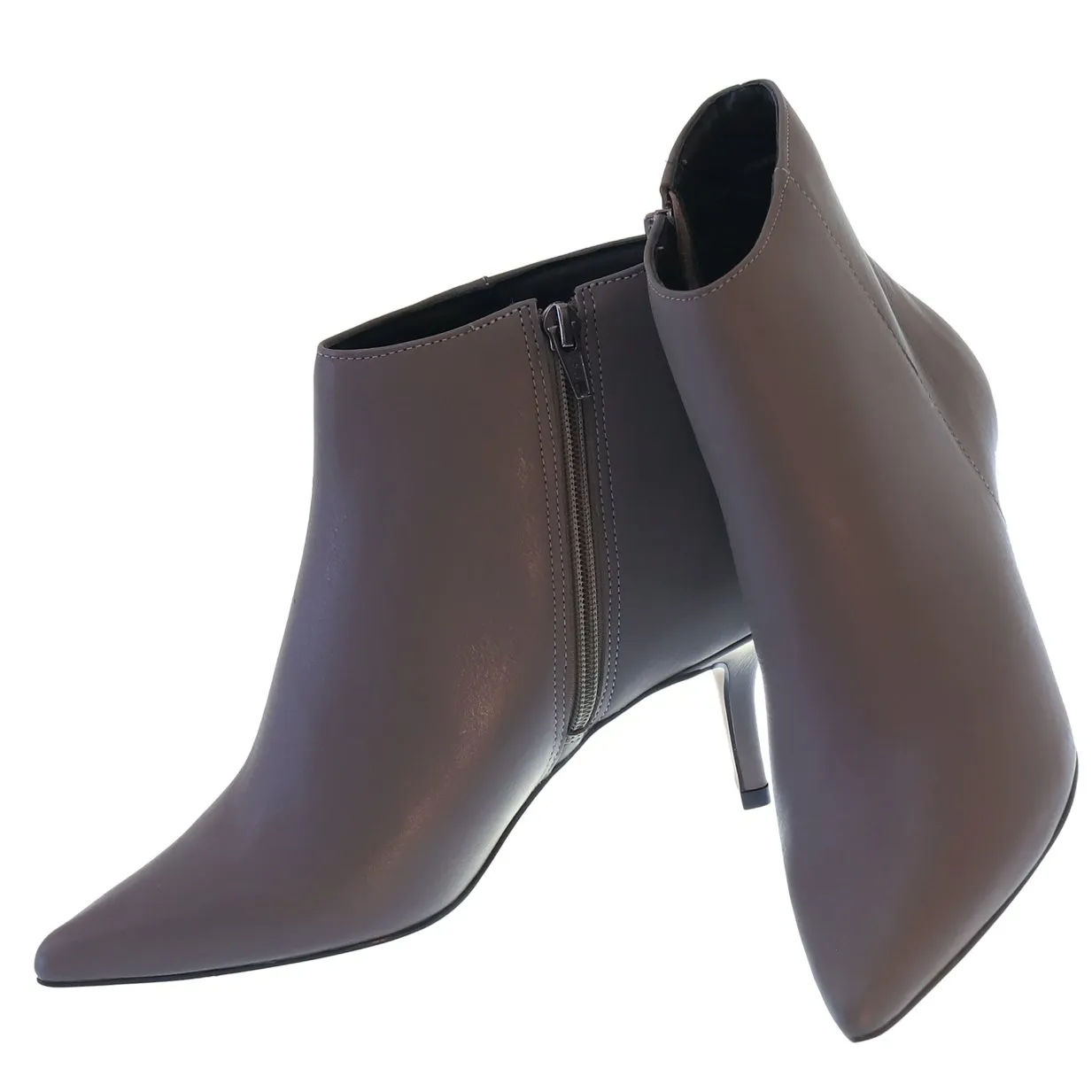 Bota essencial Moselle, seu estilo urbano enriquece suas produções