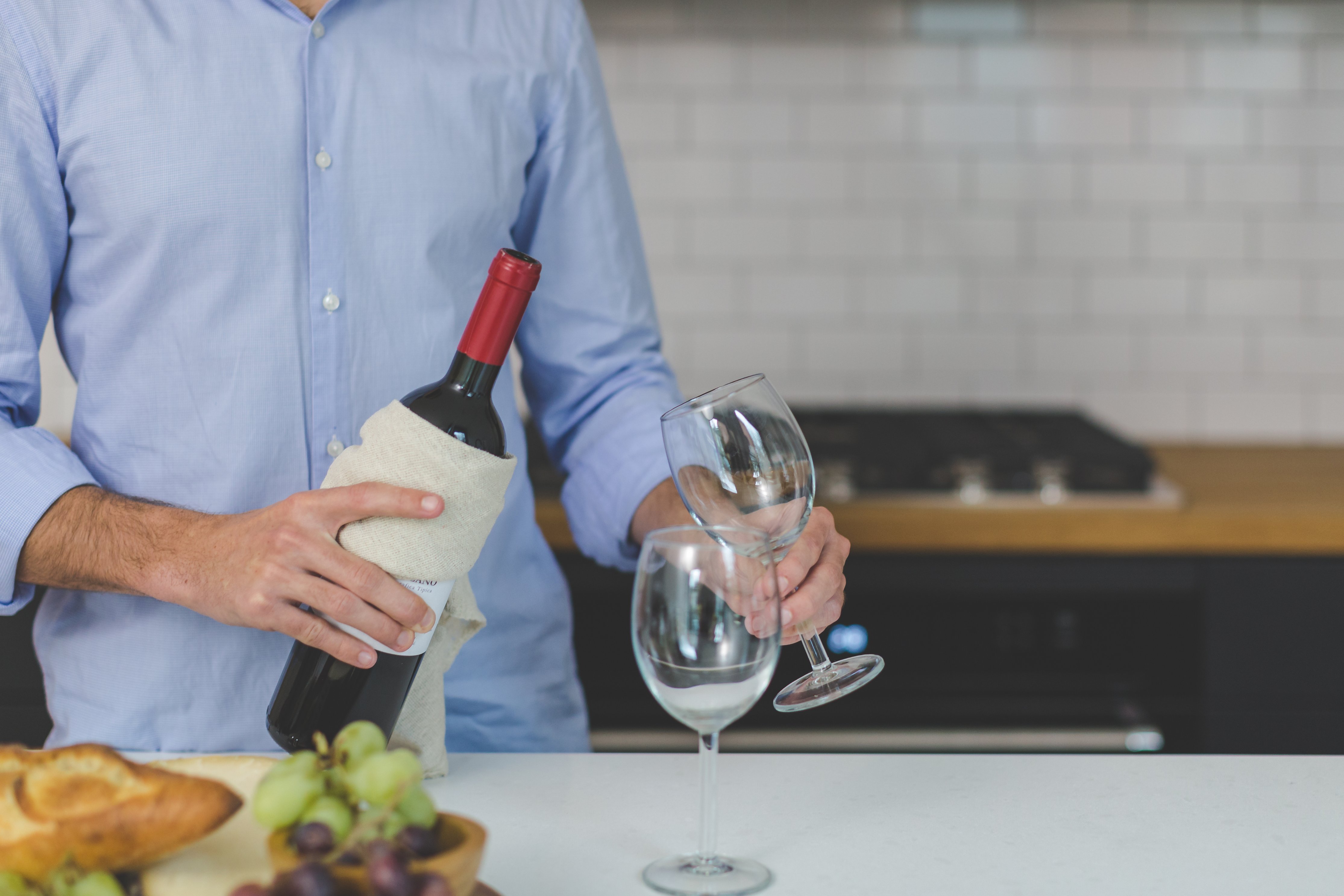Como servir vinho corretamente?