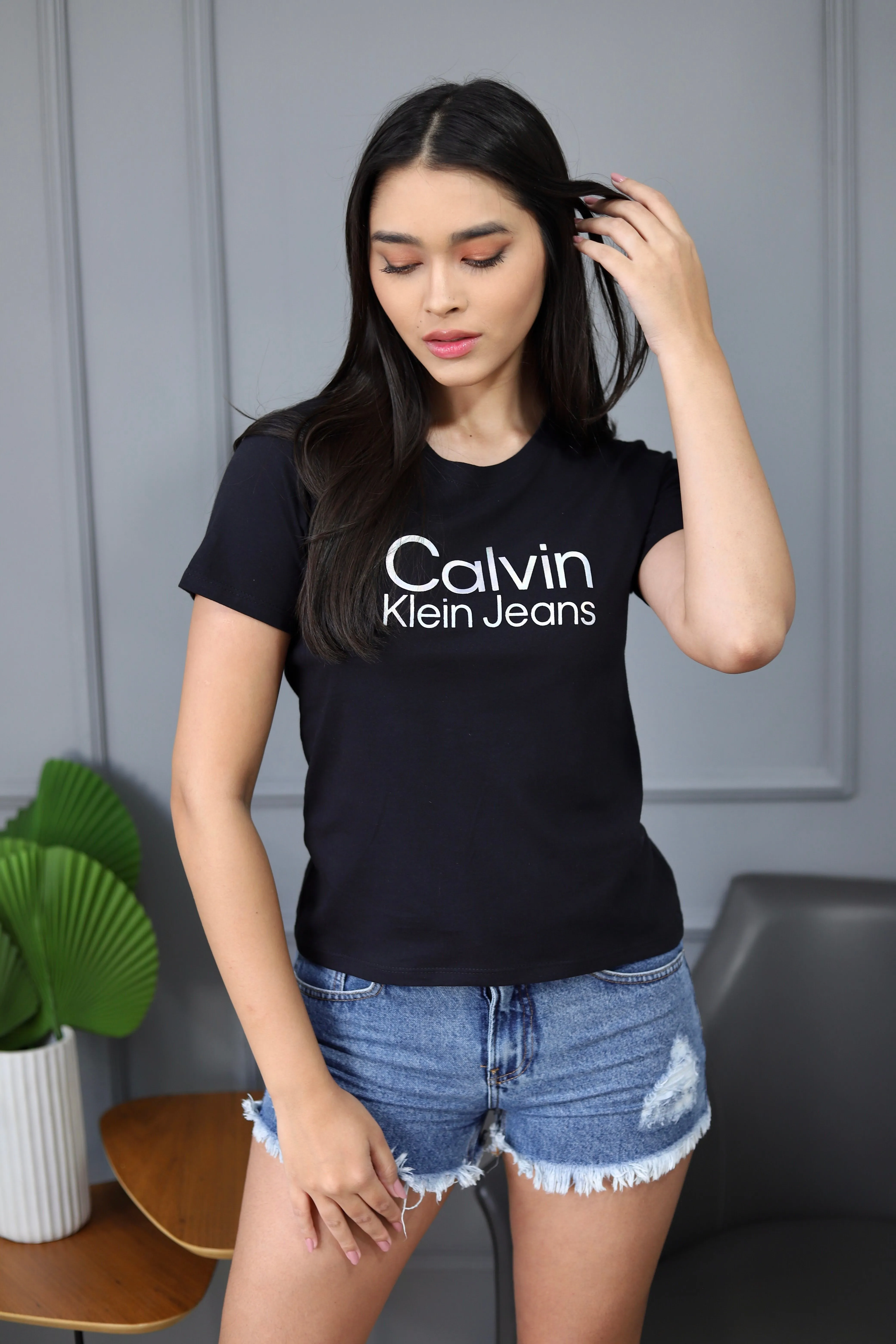 Camiseta preta Calvin Klein / Camiseta Calvin Klein Feminina - girl - Tutti  Bambini - Loja de Roupas infanto-juvenil multimarcas