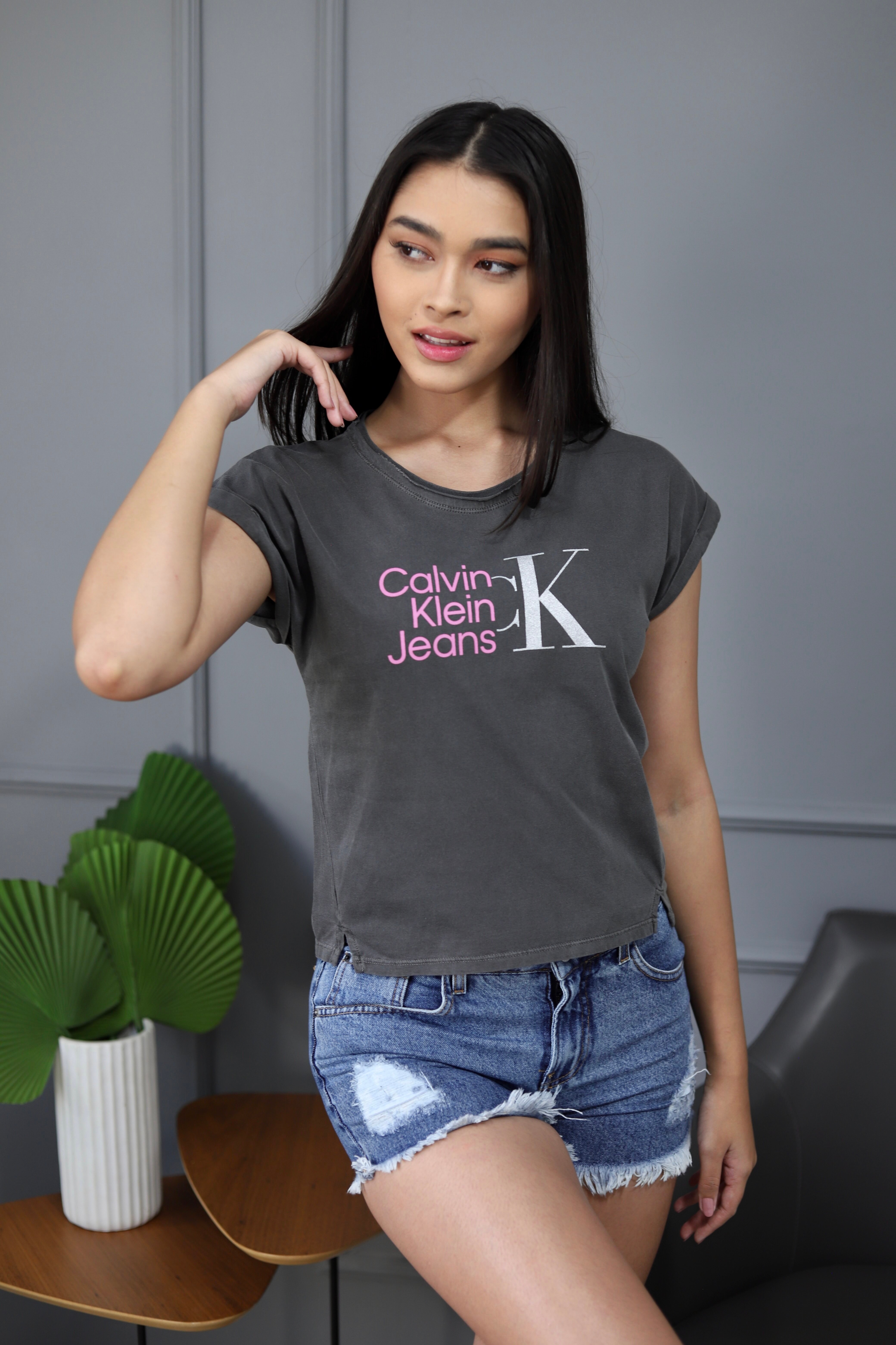 Camiseta Calvin Klein Jeans Cinza Estonada Infantil