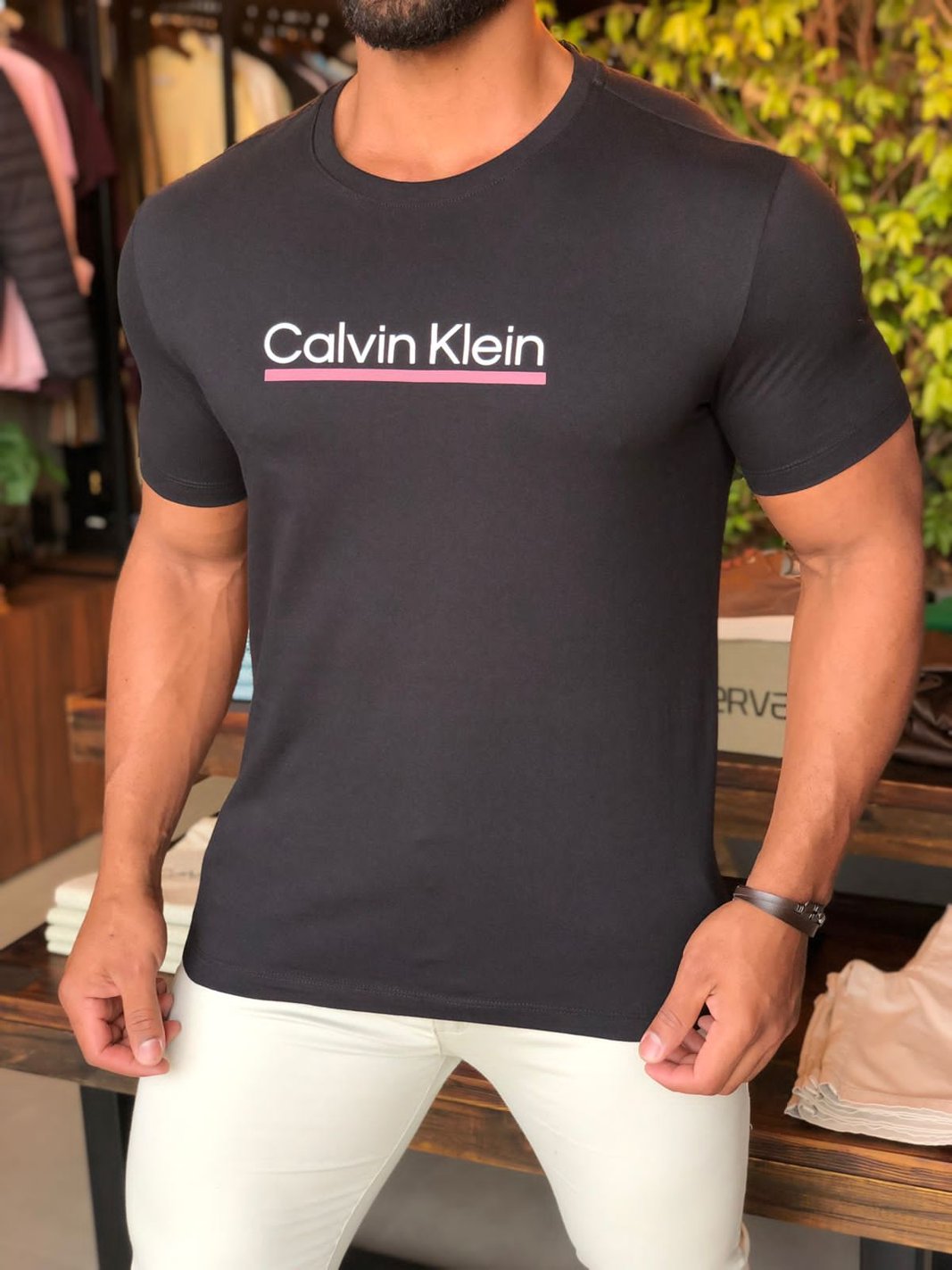 Camiseta Calvin Klein Underline Preta | Henri Store