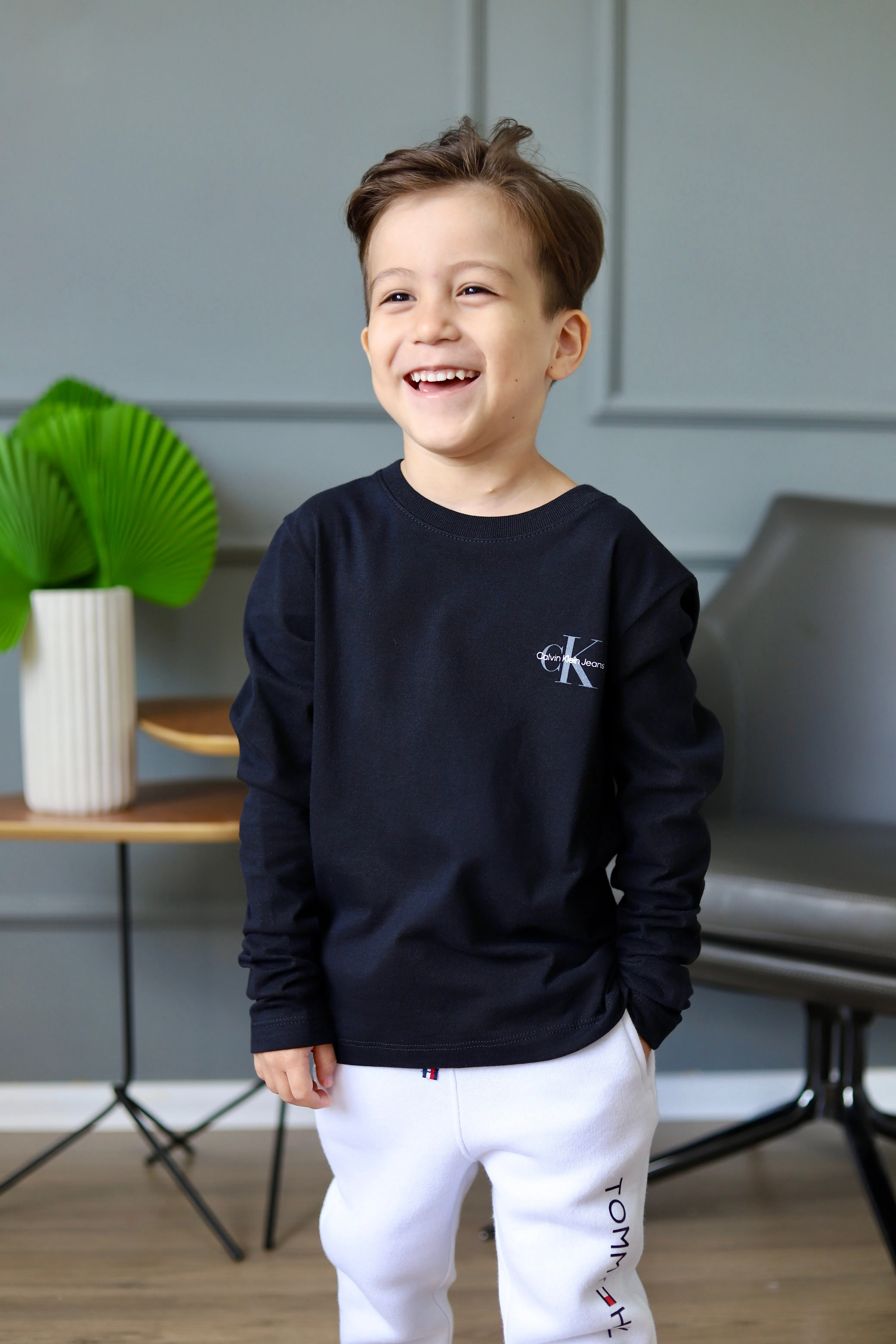 Blusa Cropped Preta Calvin Klein Jeans Lima - Xuá Kids