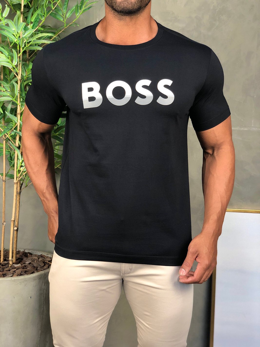 Camiseta Hugo Boss Slim Fit Estampada Preta - Main Image
