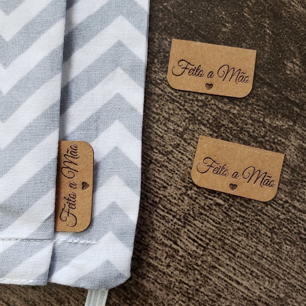 ETIQUETA BANDEIRINHA EM MATERIAL SINTÉTICO - PERSONALIZADA | Lurrie ...