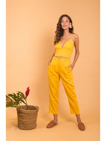 calça pantacourt mostarda