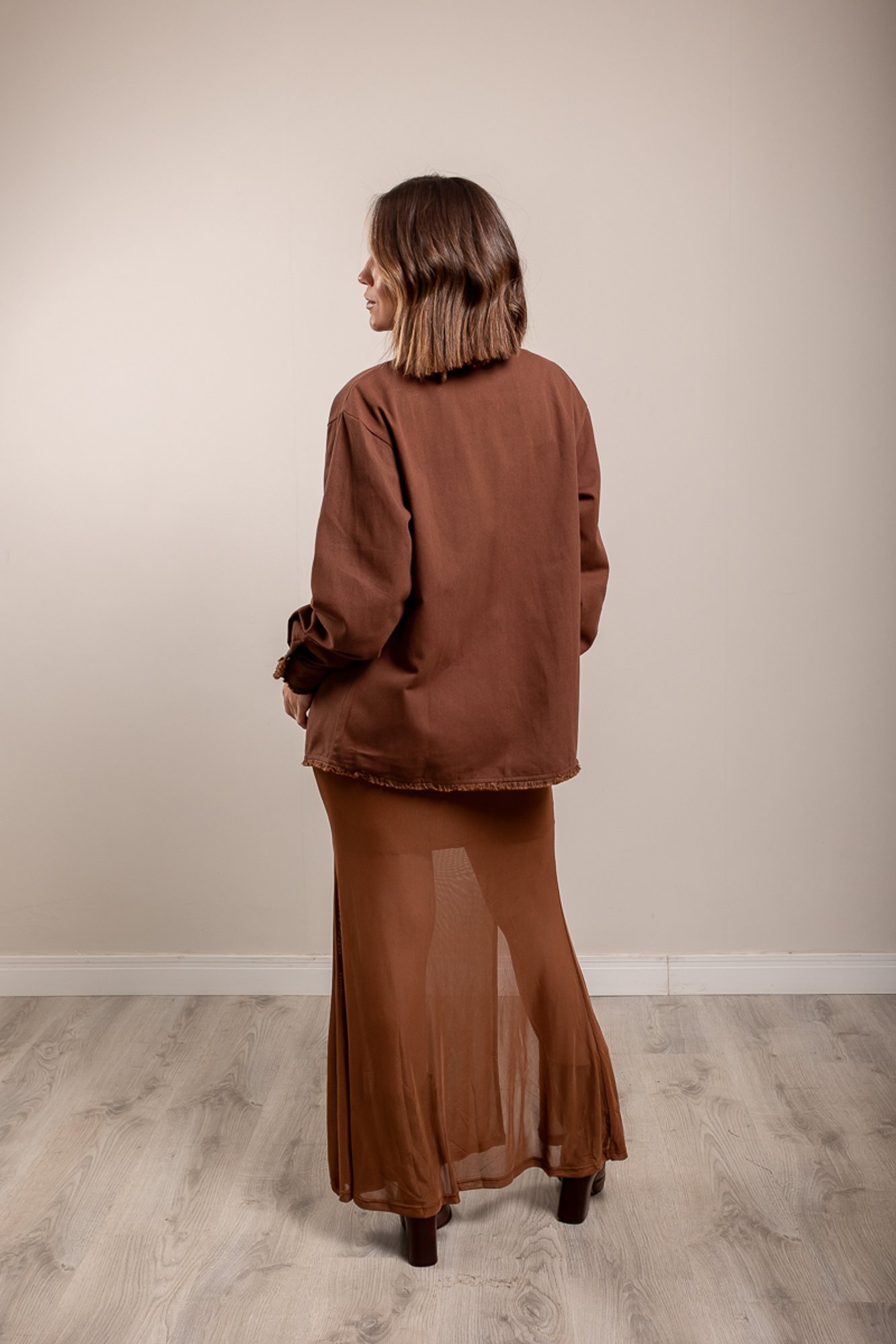 DA'S da'sダズbig over coat brown&seedling Jaqueta Feminina Oversized com Tachas e Acabamento Desfiado | Loja