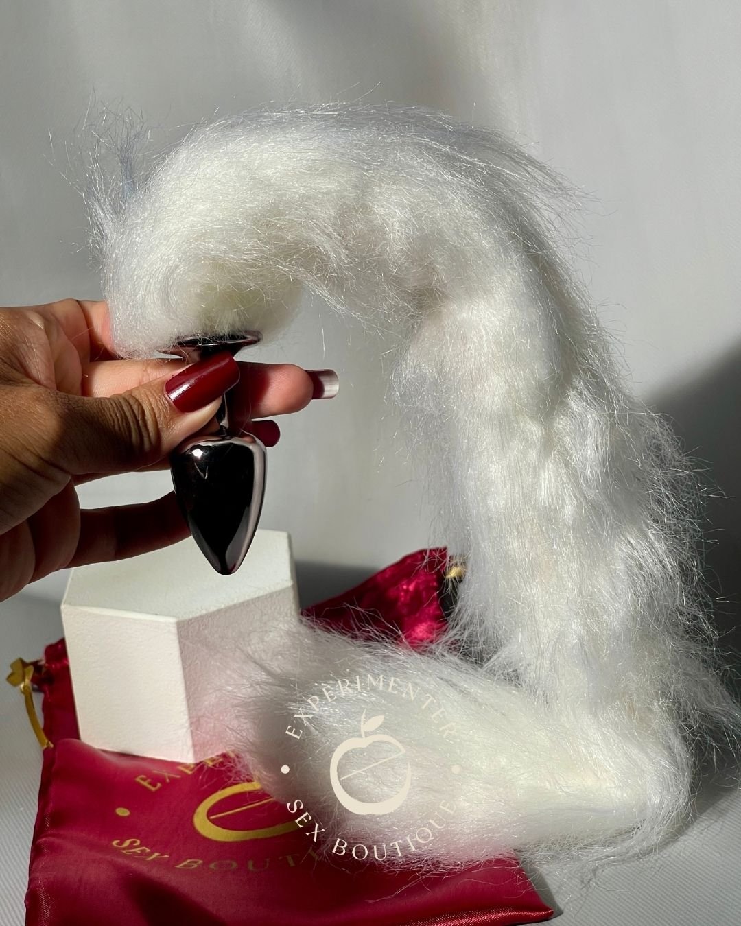 PLUG ANAL COM CALDA LONGA BRANCA | Exprimenter PLUG ANAL COM CALDA LONGA BRANCA | Exprimenter