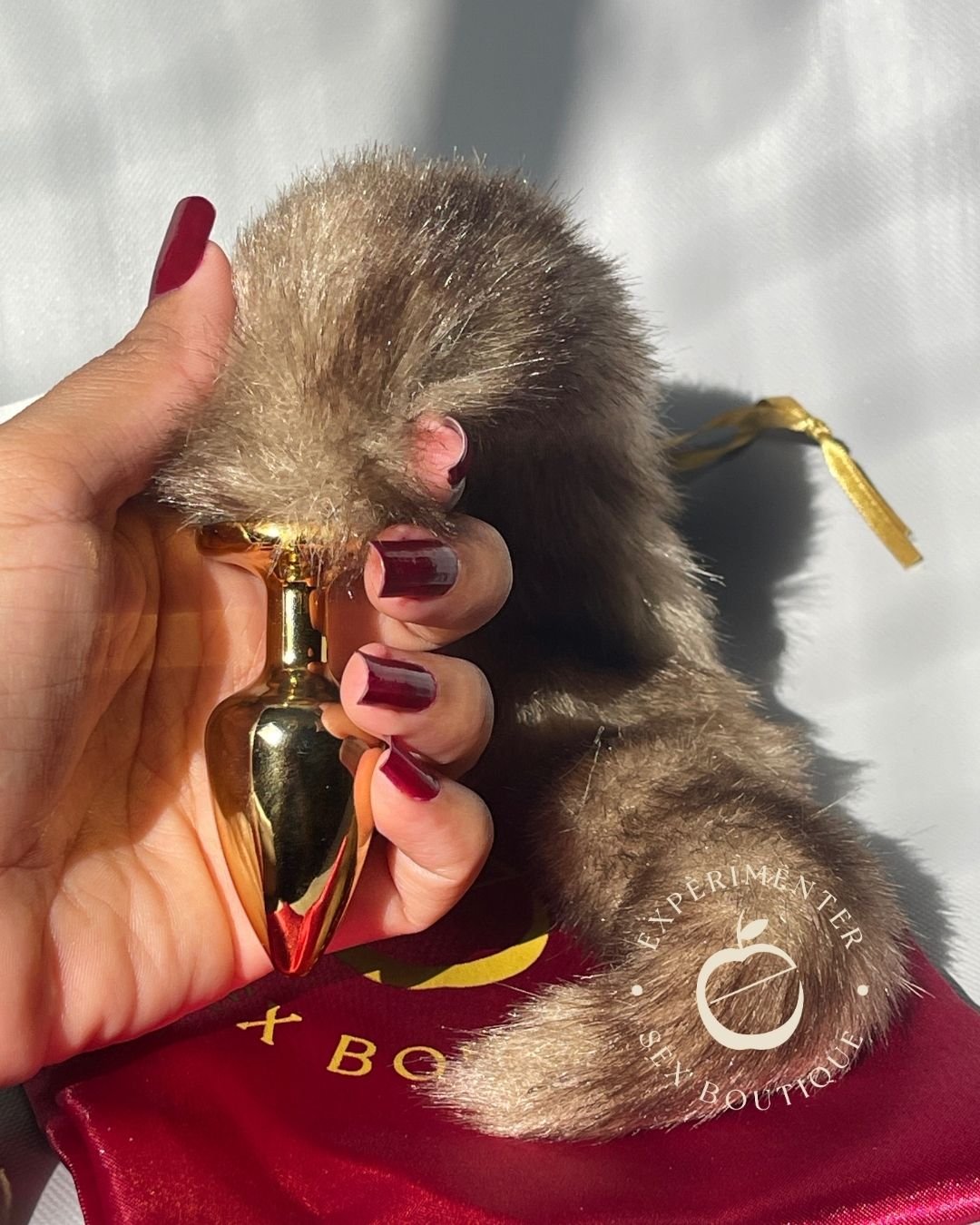 PLUG ANAL DOURADO COM RABO PELCIA RAPOSA | Exprimenter PLUG ANAL DOURADO COM RABO PELCIA RAPOSA | Exprimenter