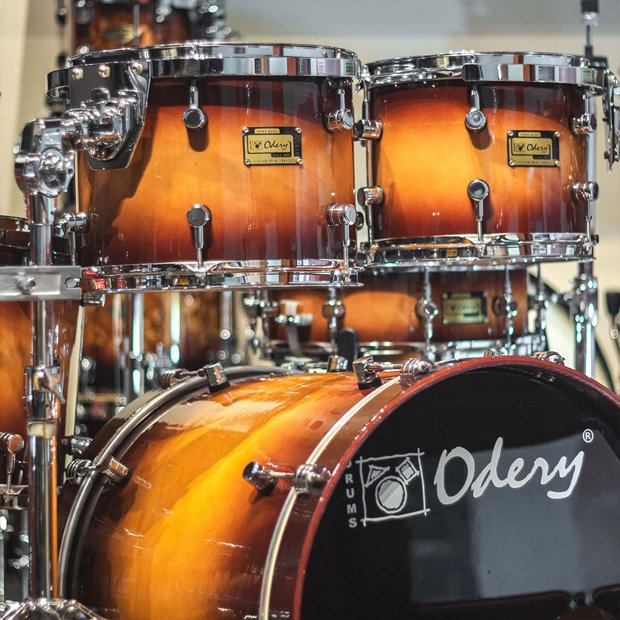 Bateria Odery Custom 20/10/12/14/14x5" Imbuia/Araucária Com Ferragens