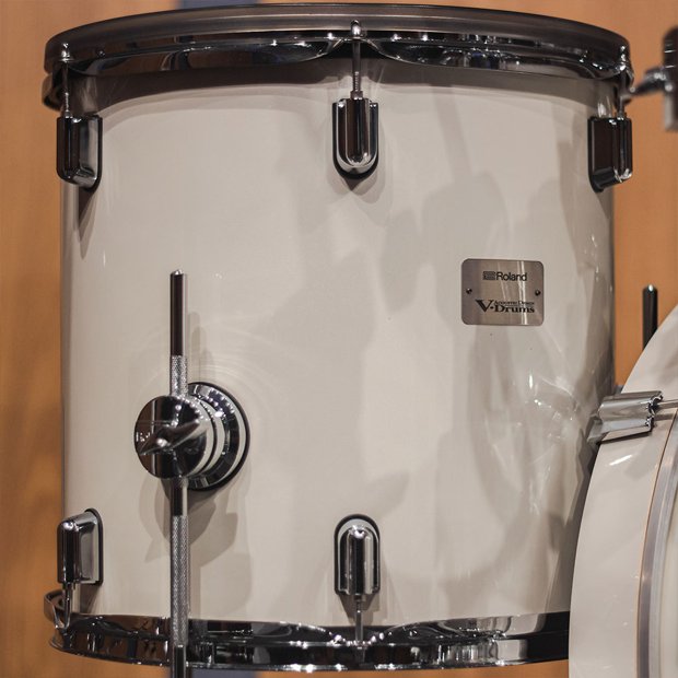 bateria-roland-v-drums-vad706-acustic-design-pearl-white-5-pratos-fone-rh-3000v-seminova-impecavel-unica-no-brasil-4