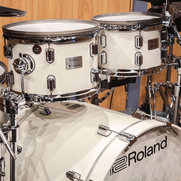 bateria-roland-v-drums-vad706-acustic-design-pearl-white-5-pratos-fone-rh-3000v-seminova-impecavel-unica-no-brasil-9