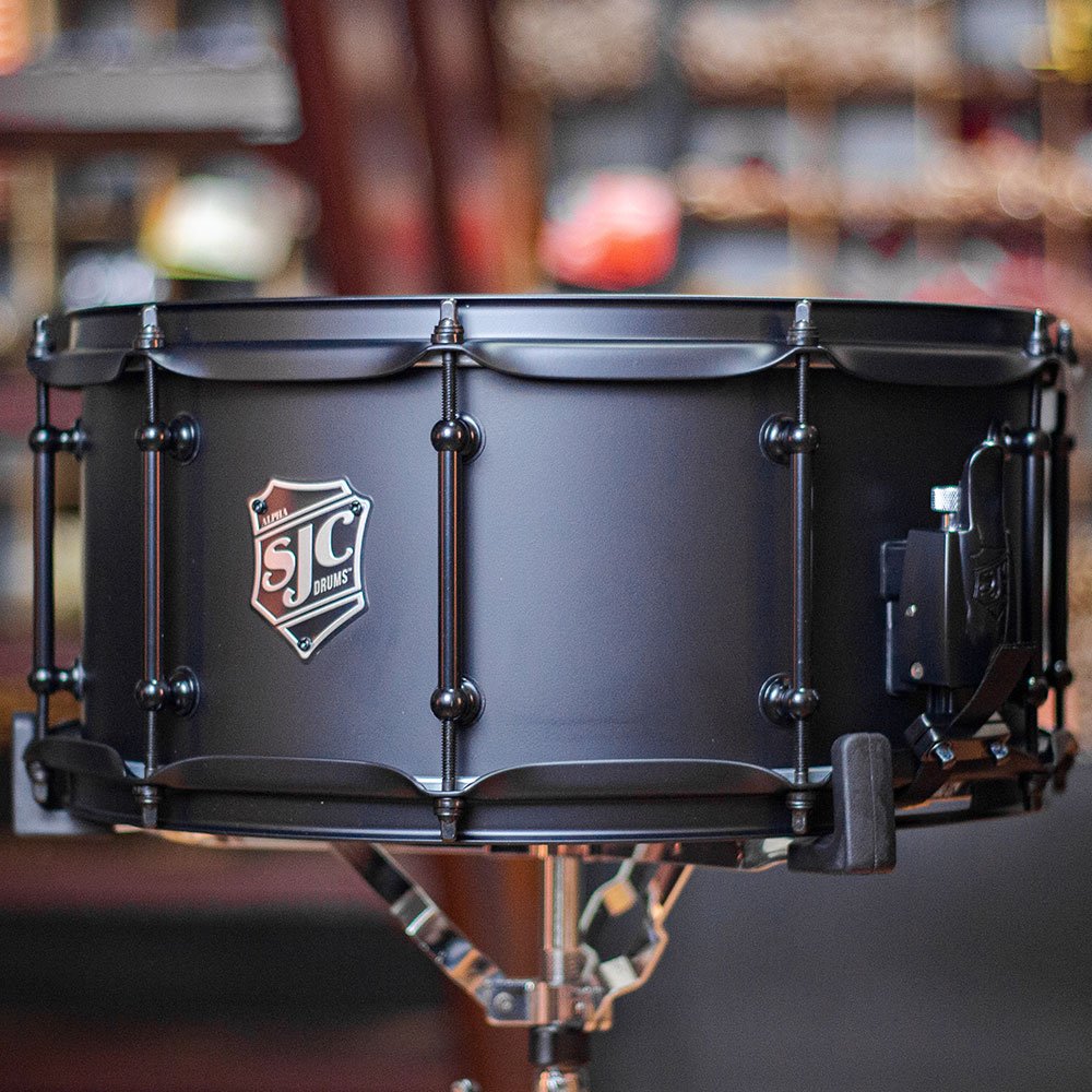 Caixa SJC Alpha 14x6,5 Black Steel ALBK226514TCH | 100% Batera