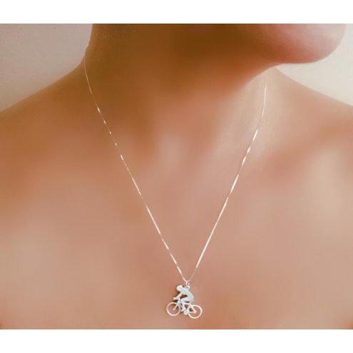colar-menina-montain-bike-em-prata-com-modelo-2