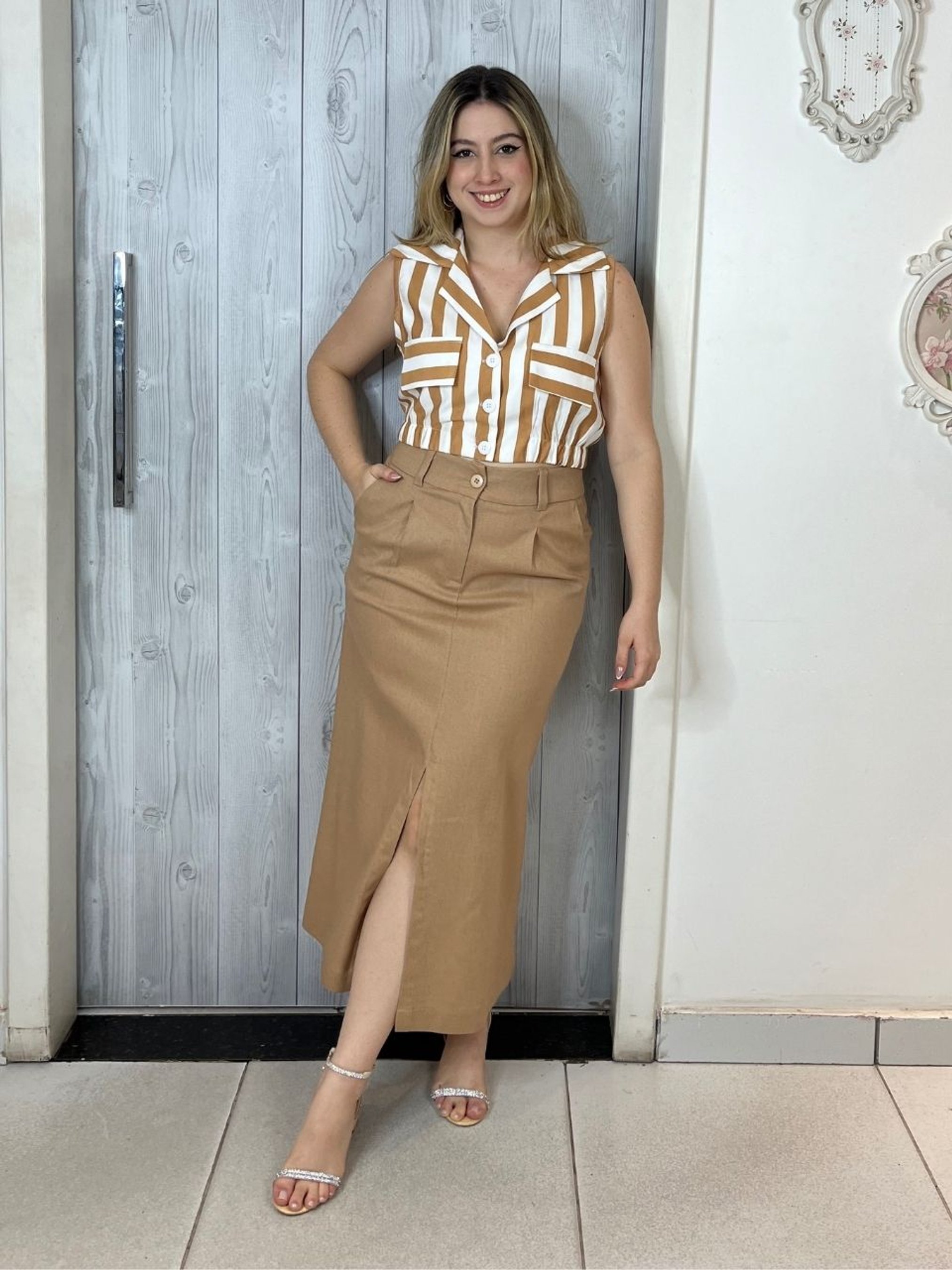 Saia Mídi Linho Fenda Frente Look Belle