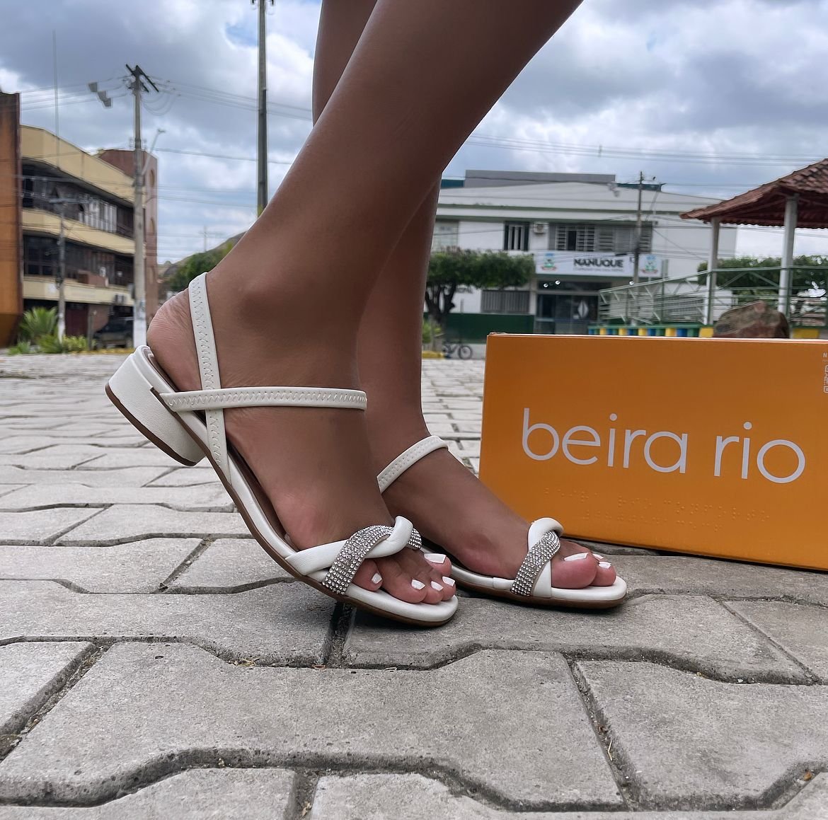 Sandalia beira best sale rio tiras cruzadas