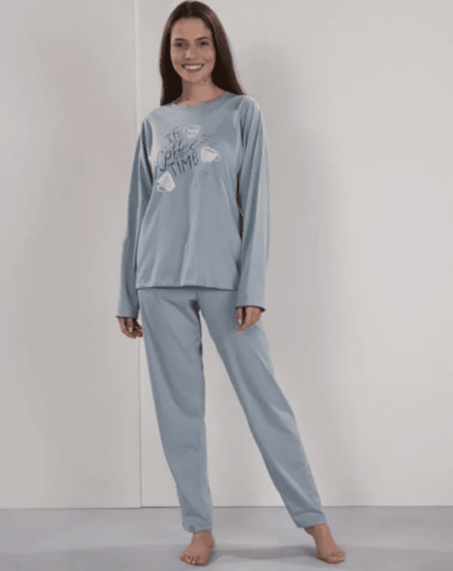 Pijama com blusa e calça comprida