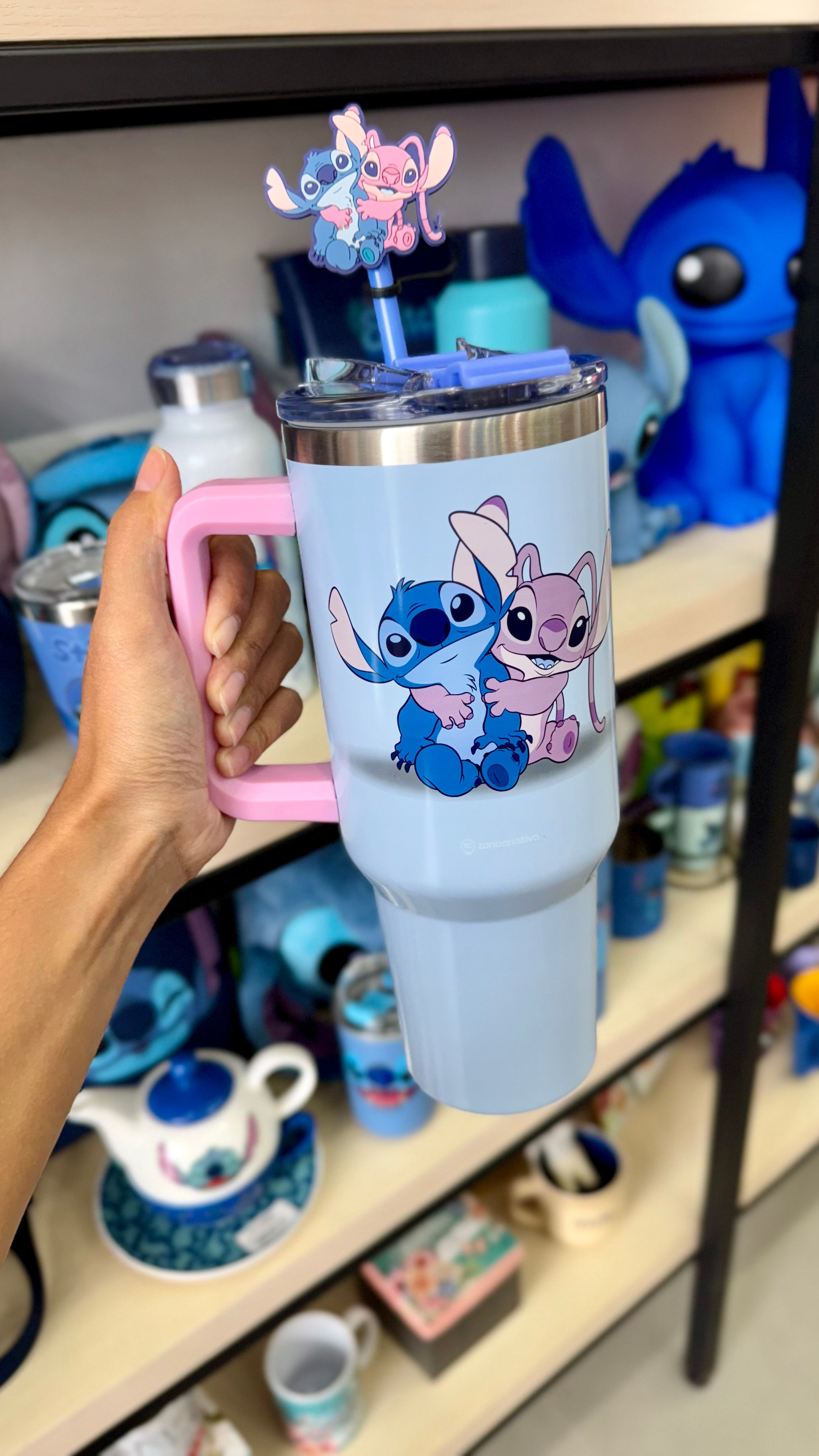 CANECÃO TUMBLER STITCH & ANGEL C/PINGENTE 1,15LT