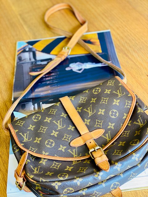 Bolsa de hombro Louis Vuitton Saumur 388037