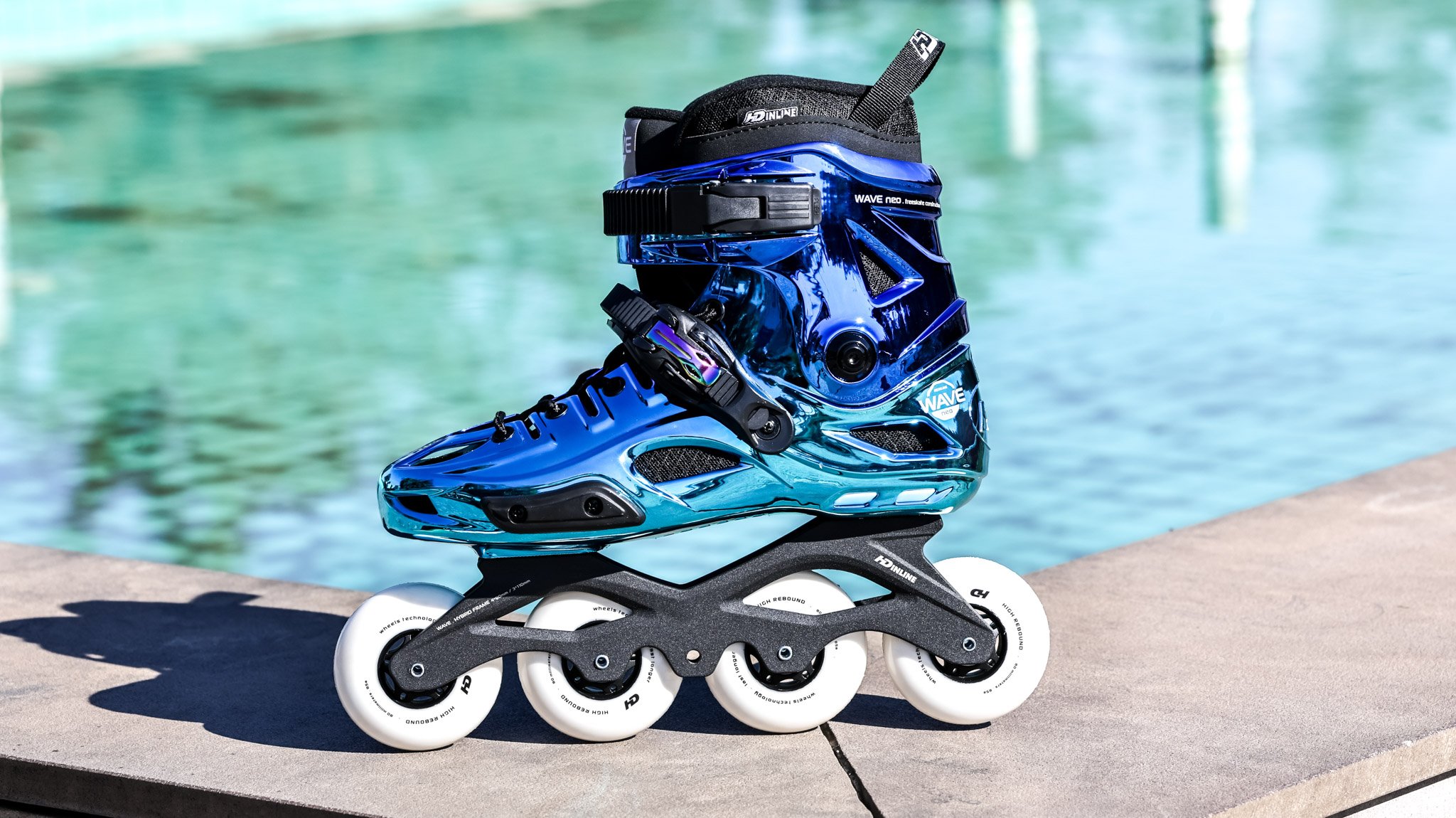 Patins Wave Neo Metallic Ocean: Versatilidade e Performance com Acabamento Cromado Azul Metálico