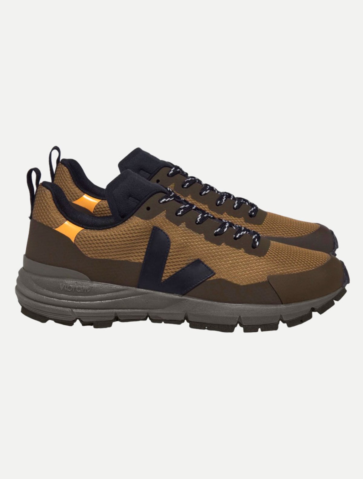 Tênis Veja Dekkan Alveomesh Tent Black Ouro | Adamanto Store