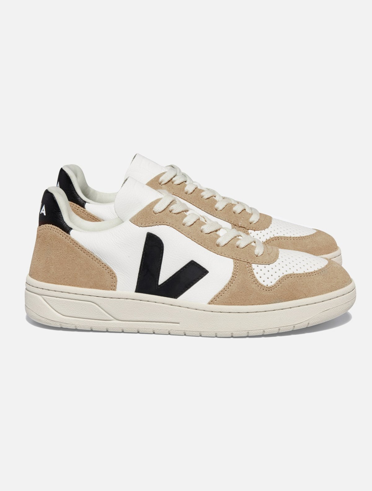 Tênis Veja V10 Chromefree Leather White Black Sahara | Adamanto Store