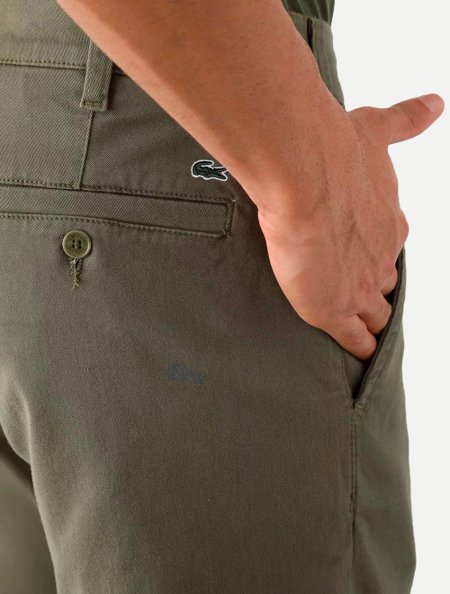 Calça Lacoste Slim Fit Sarja HH859523 Verde Militar Adamanto Store - Main Image