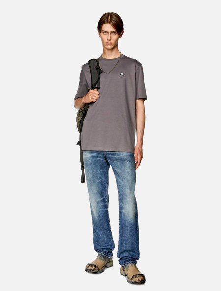 Camiseta Diesel T-Just Doval A03819 Regular Cinza Chumbo
