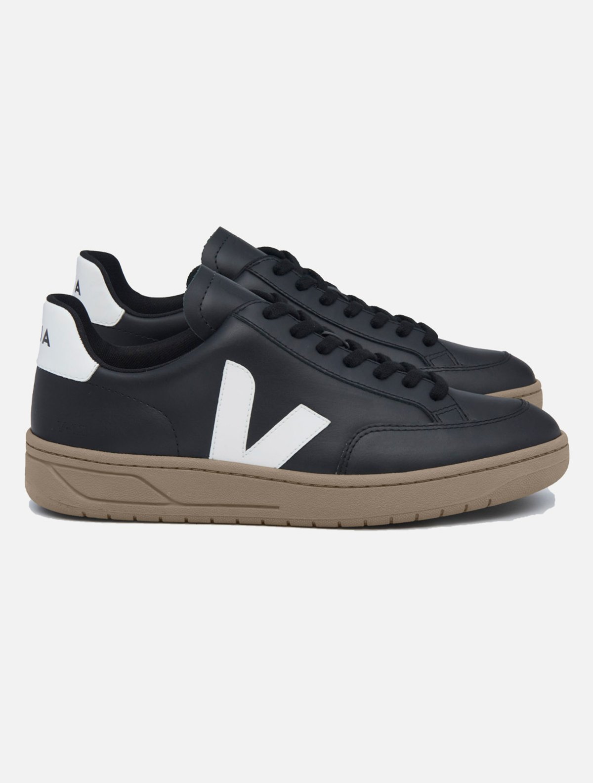 Tênis Veja V12 Leather Black White Dune | Adamanto Store