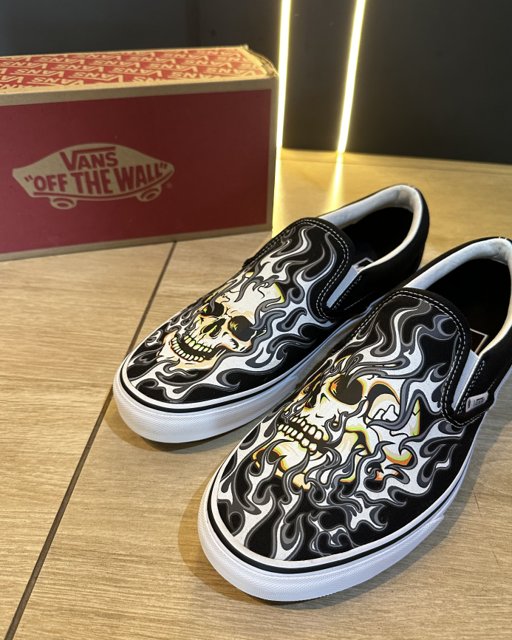 Tênis Vans Slip On Flame Skull - Main Image